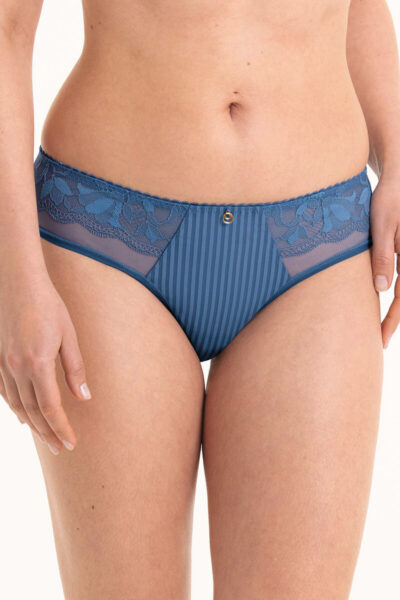 rosa faia string sita blue heaven front